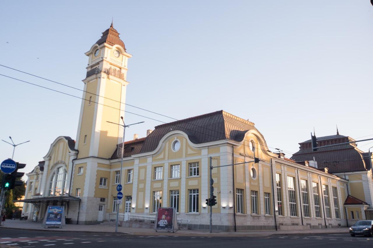 Super Center - Apartment On "Kiril & Metodi" Square Burgas City Exterior foto